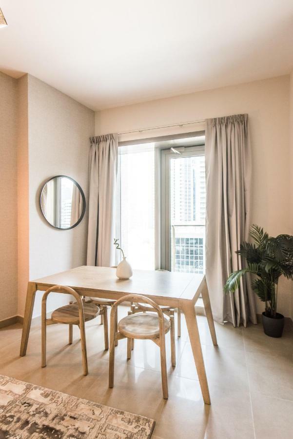 Fantastay Sparkle Tower One Bedroom Suite Marina View Дубай Экстерьер фото